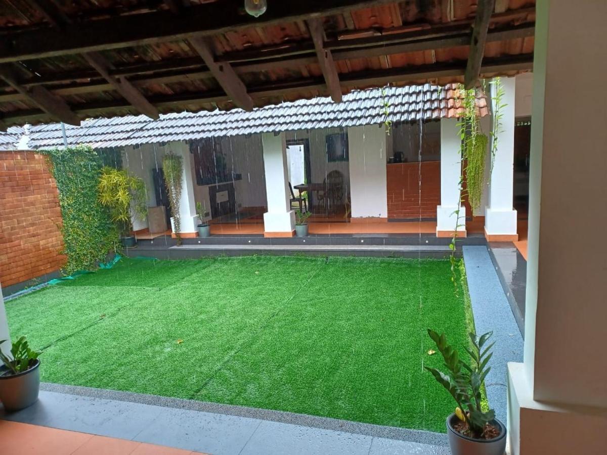 Kayyalas Courtyard Thrissur Екстер'єр фото