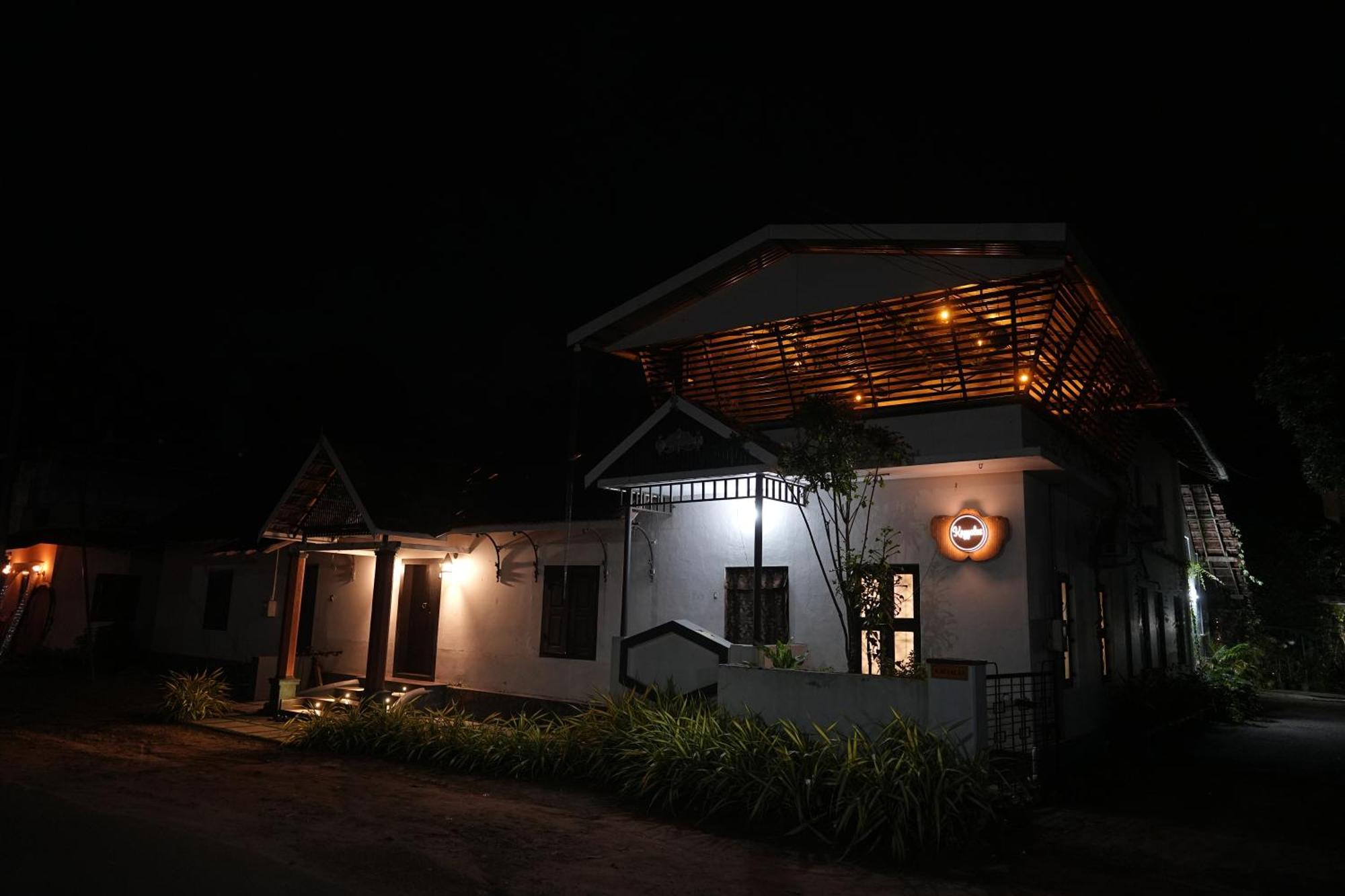 Kayyalas Courtyard Thrissur Екстер'єр фото